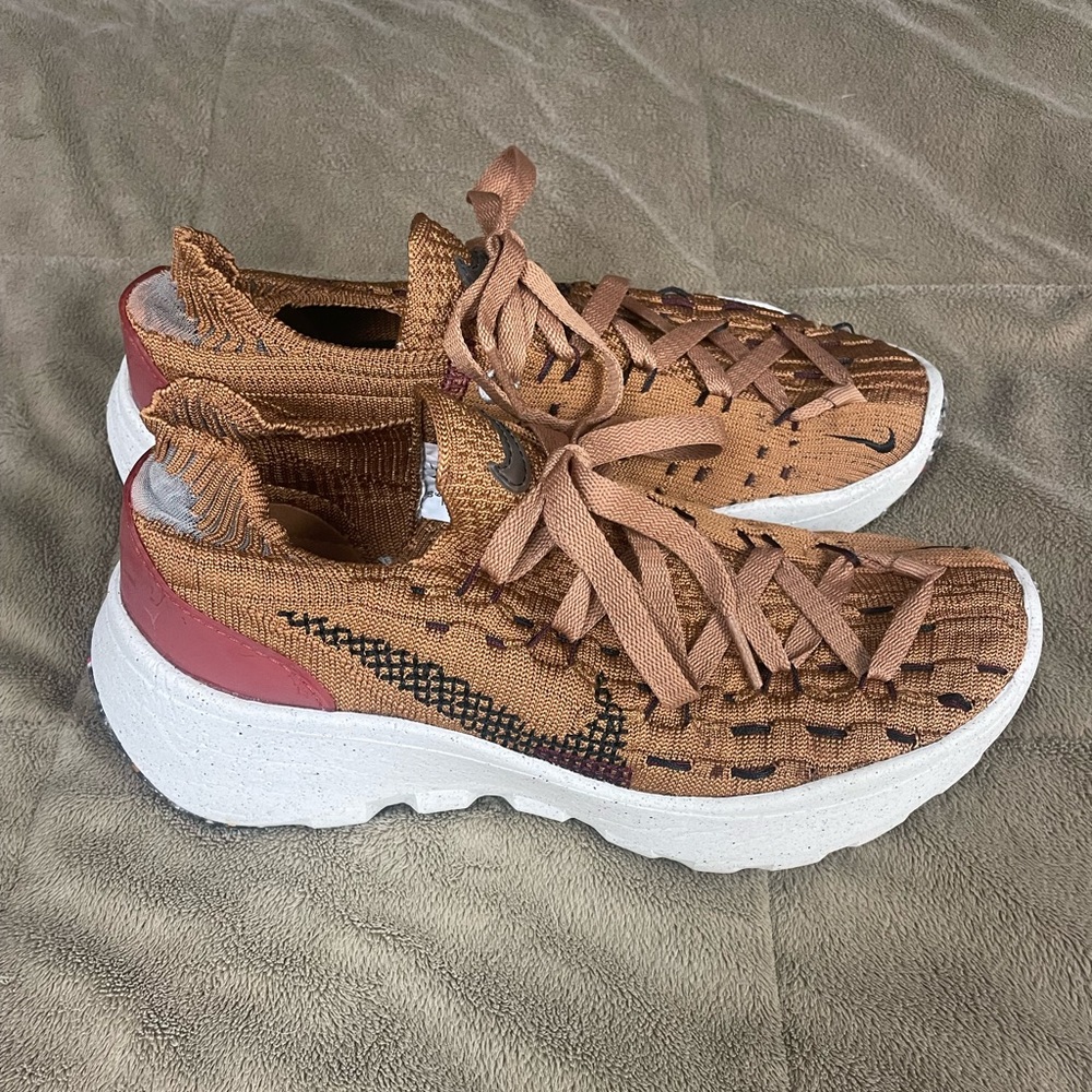 Nike New Space Hippie 04 Wheat Dark Beetroot